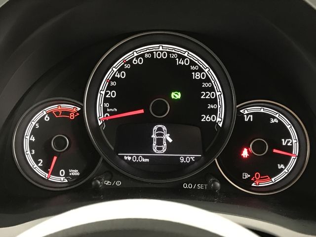 VOLKSWAGEN VOLKSWAGEN The BEETLE 2019