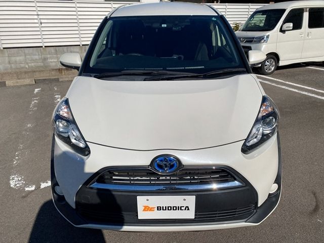 TOYOTA SIENTA HYBRID 2015