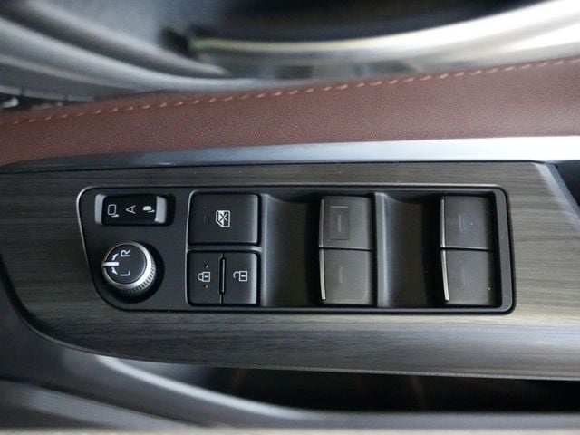 TOYOTA HARRIER HYBRID 2023