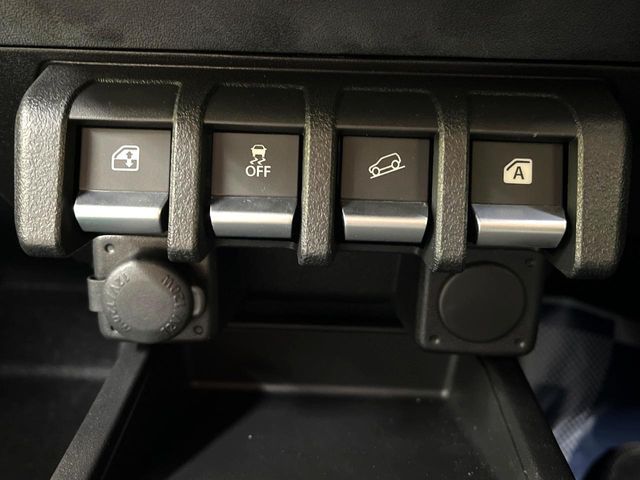 SUZUKI JIMNY NOMADE 2025