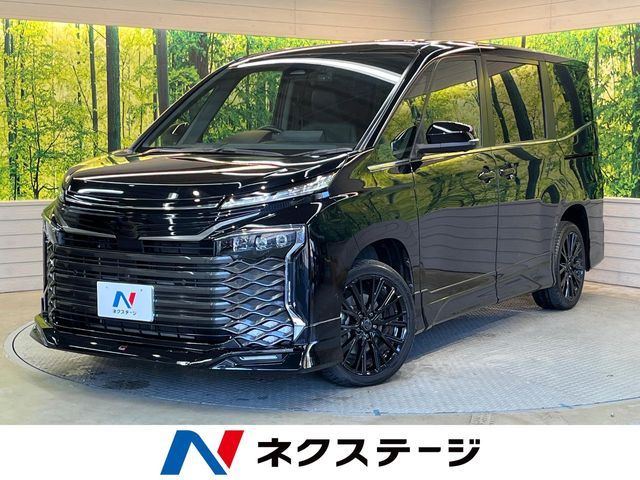 TOYOTA VOXY 4WD 2022