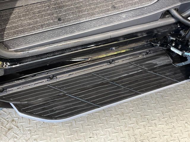 TOYOTA VOXY 4WD 2022