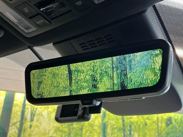 TOYOTA VOXY 4WD 2022