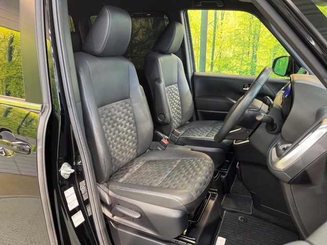 TOYOTA VOXY 4WD 2022