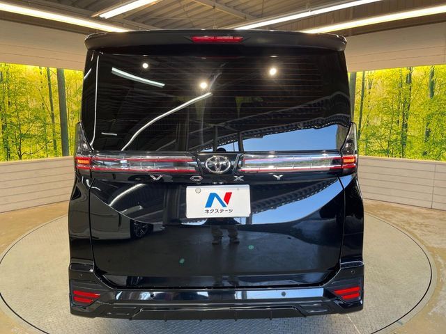 TOYOTA VOXY 4WD 2022