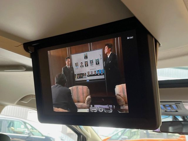 TOYOTA ALPHARD hybrid 4WD 2015