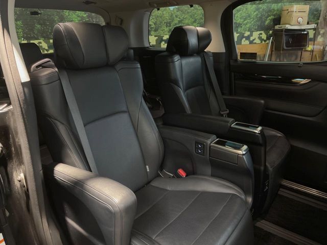 TOYOTA ALPHARD hybrid 4WD 2015