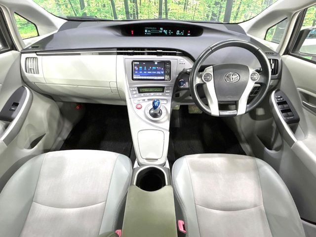 TOYOTA PRIUS 2012