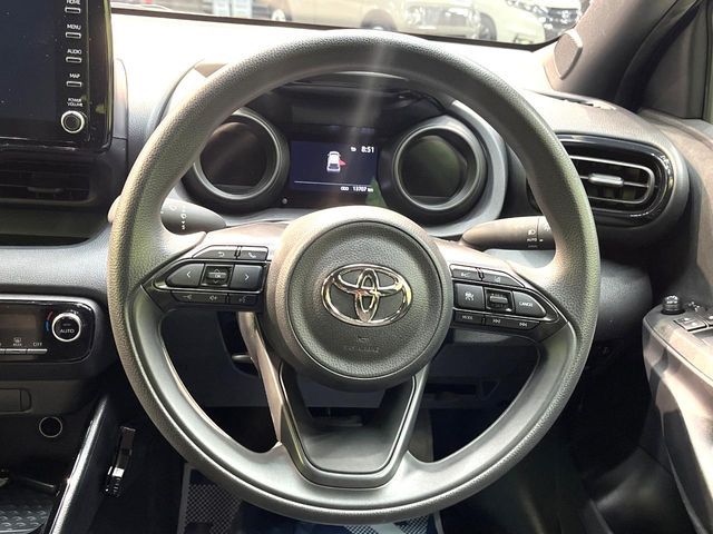 TOYOTA YARIS HYBRID 2023