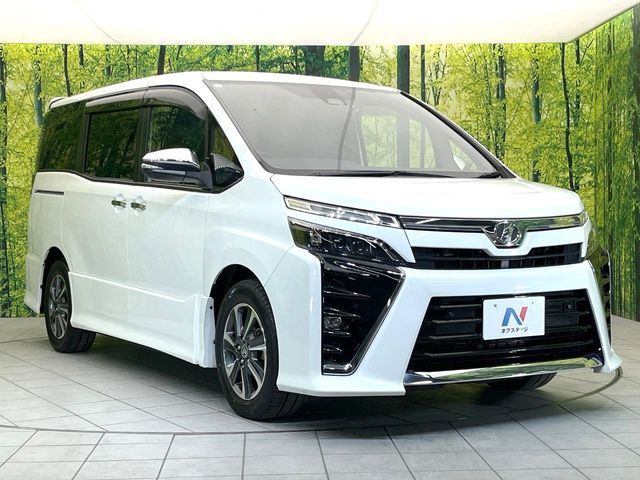TOYOTA VOXY 2019