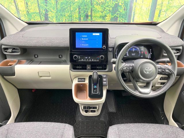 TOYOTA SIENTA HYBRID 2023