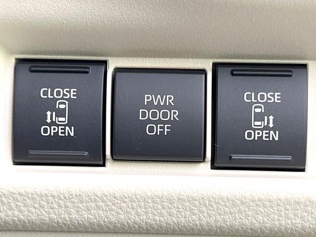 TOYOTA SIENTA HYBRID 2023