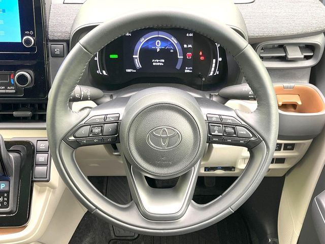 TOYOTA SIENTA HYBRID 2023