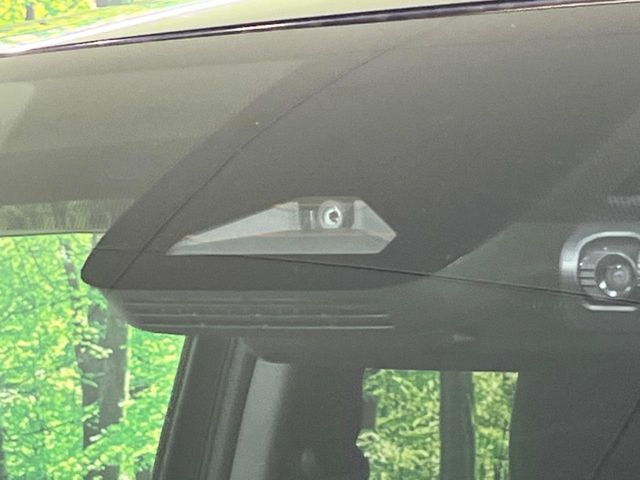 TOYOTA VOXY HYBRID 2023