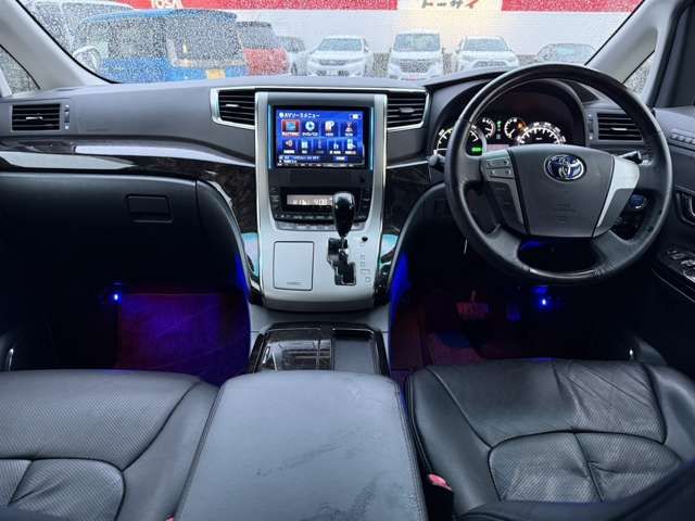 TOYOTA VELLFIRE  HYBRID 4WD 2012