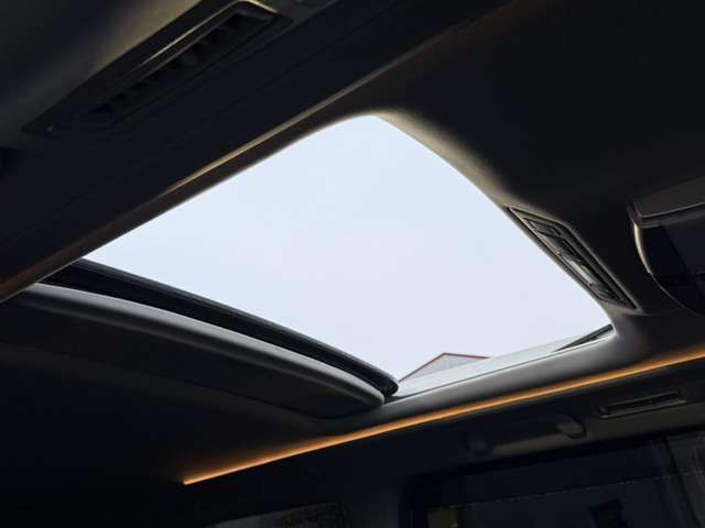 TOYOTA VELLFIRE  HYBRID 4WD 2012