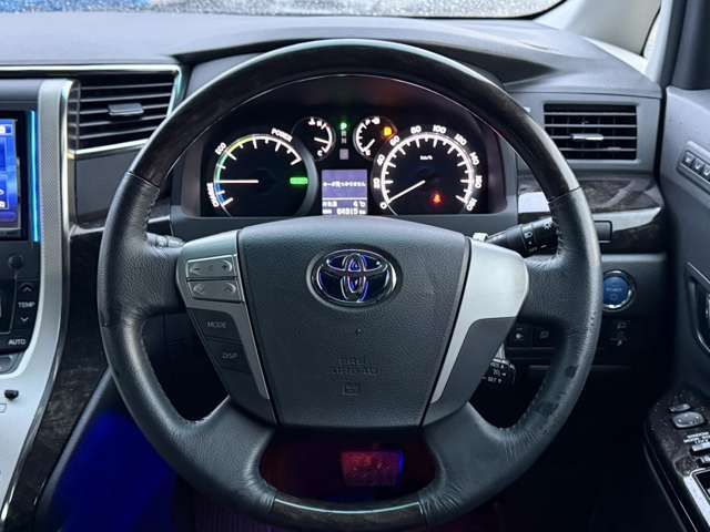 TOYOTA VELLFIRE  HYBRID 4WD 2012