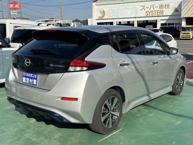 NISSAN LEAF 2022