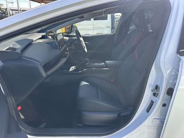 TOYOTA PRIUS 4WD 2024