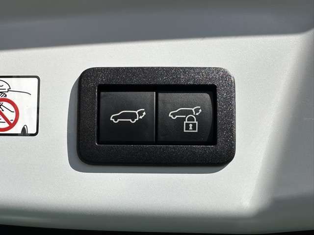 TOYOTA PRIUS 4WD 2024