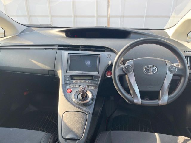 TOYOTA PRIUS 2014