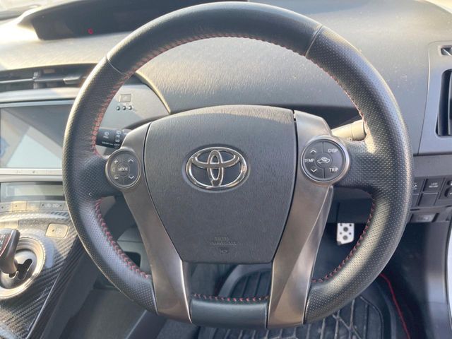 TOYOTA PRIUS 2014