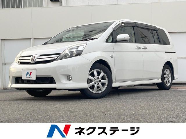 TOYOTA Isis 2011