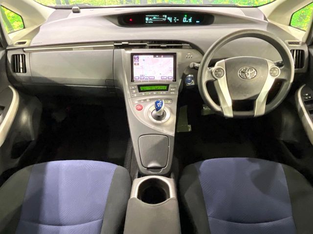 TOYOTA PRIUS 2015