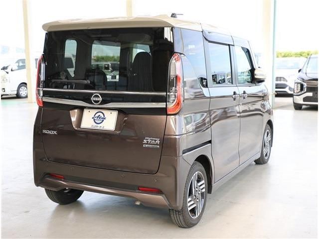 NISSAN ROOX 2024