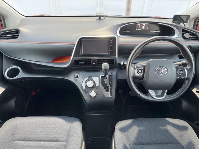 TOYOTA SIENTA 2015