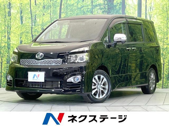 TOYOTA VOXY 2011