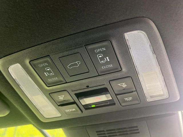 TOYOTA NOAH HYBRID 2023