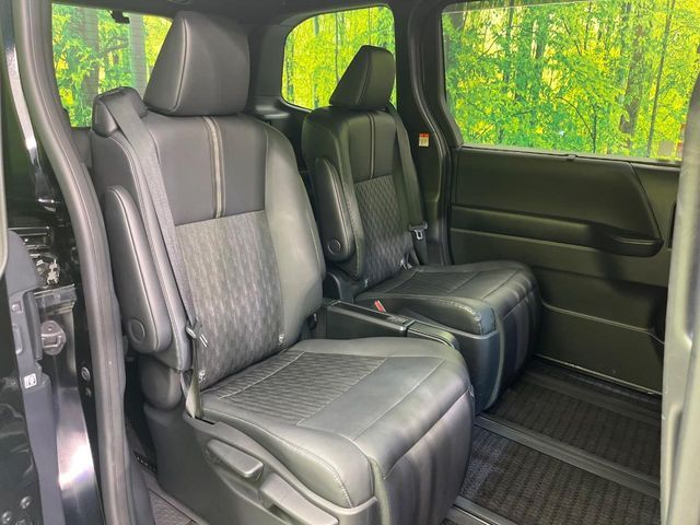 TOYOTA NOAH HYBRID 2023