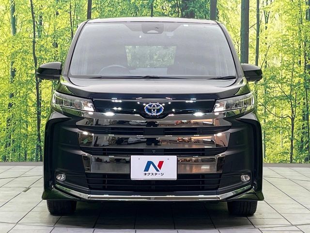TOYOTA NOAH HYBRID 2023