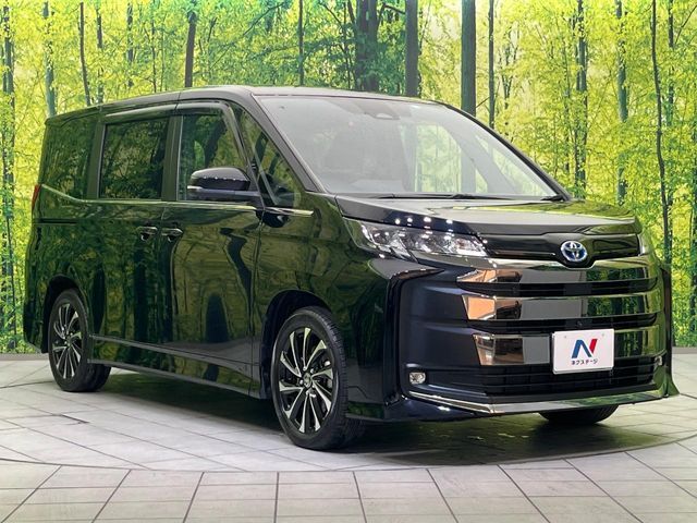 TOYOTA NOAH HYBRID 2023