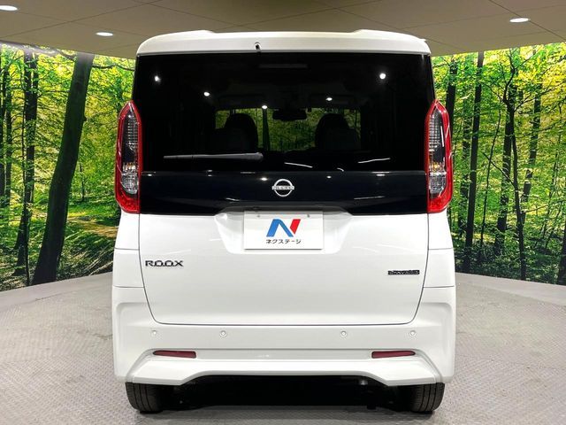 NISSAN ROOX 2023