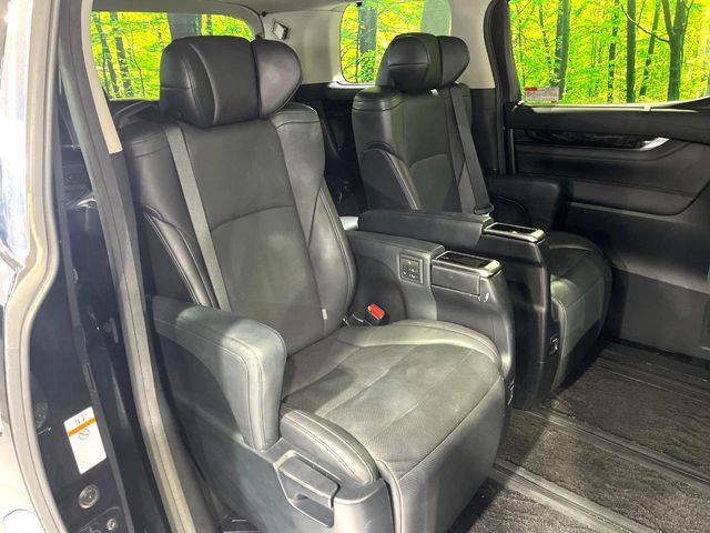 TOYOTA VELLFIRE 2019