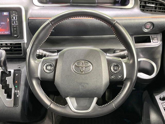 TOYOTA SIENTA 2016