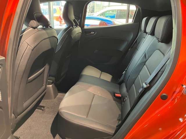 RENAULT RENAULT LUTECIA 2024