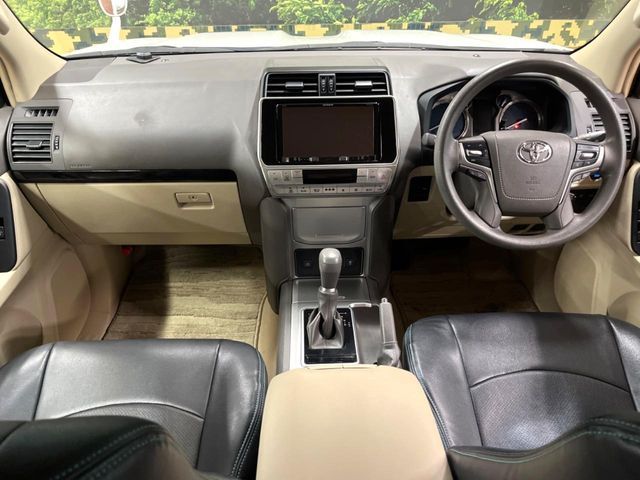 TOYOTA LANDCRUISER PRADO 2019