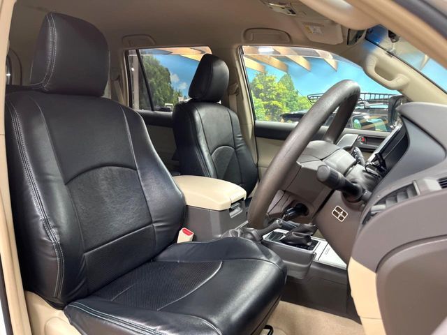 TOYOTA LANDCRUISER PRADO 2019