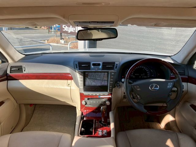 TOYOTA LEXUS LS460 2010