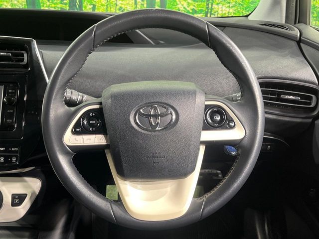 TOYOTA PRIUS 2016
