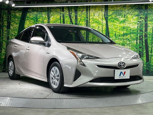 TOYOTA PRIUS 2016