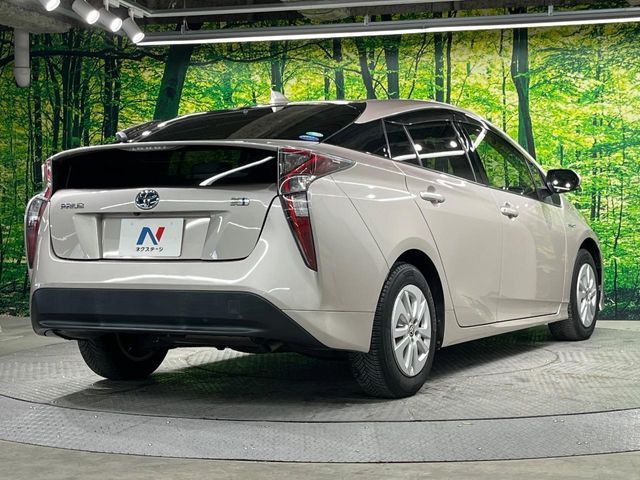 TOYOTA PRIUS 2016