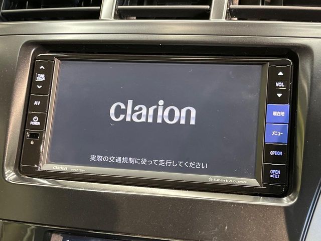 TOYOTA PRIUS Alpha 2012