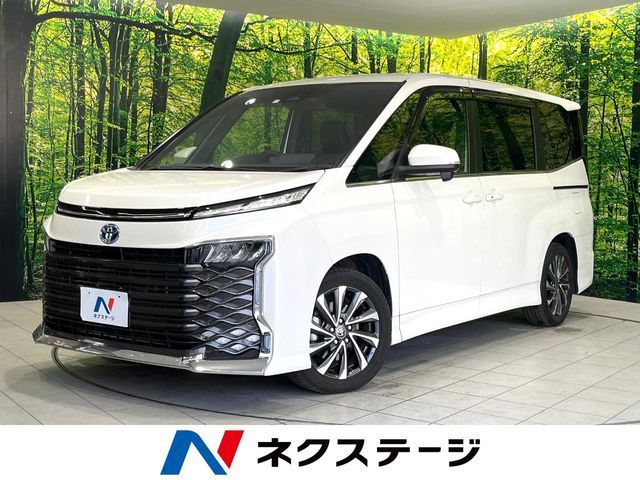 TOYOTA VOXY HYBRID 2023