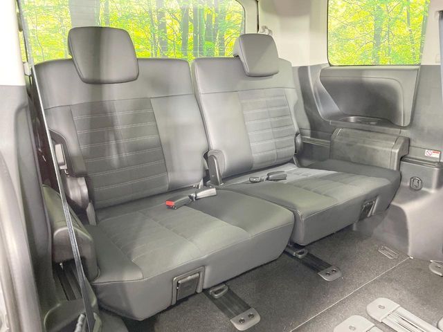 MITSUBISHI DELICA D:5 4WD 2025