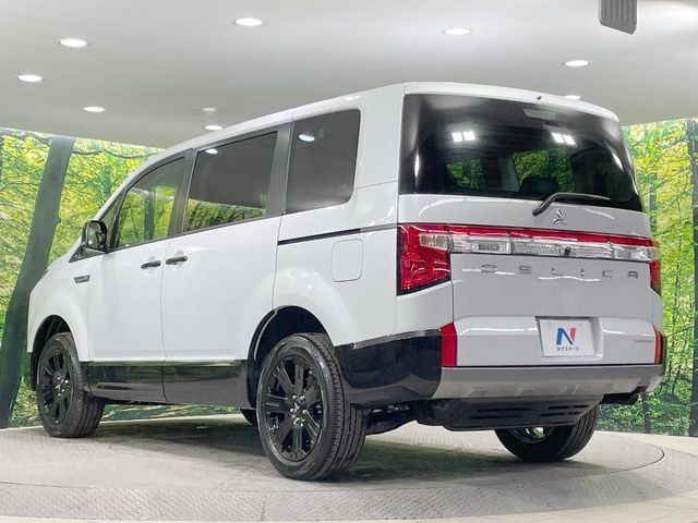 MITSUBISHI DELICA D:5 4WD 2025