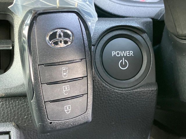 TOYOTA SIENTA HYBRID 2025